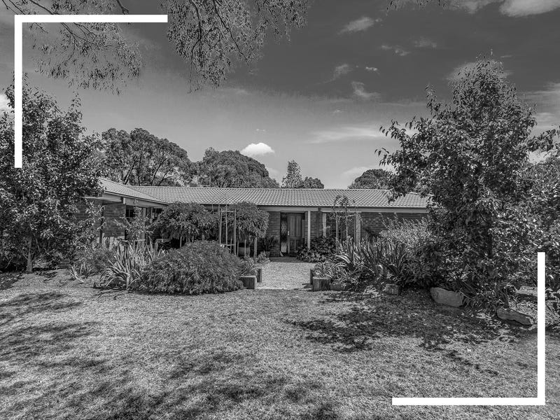 Houses for Sale in Castlemaine, VIC 3450