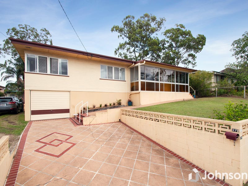 374 ster Road, Stafford Heights, QLD 4053