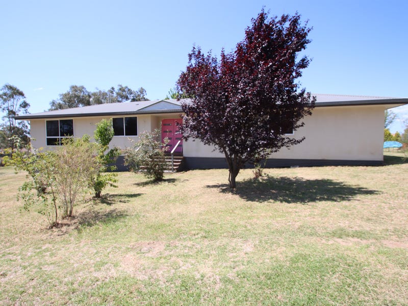 96 Clive Street, Tenterfield, NSW 2372