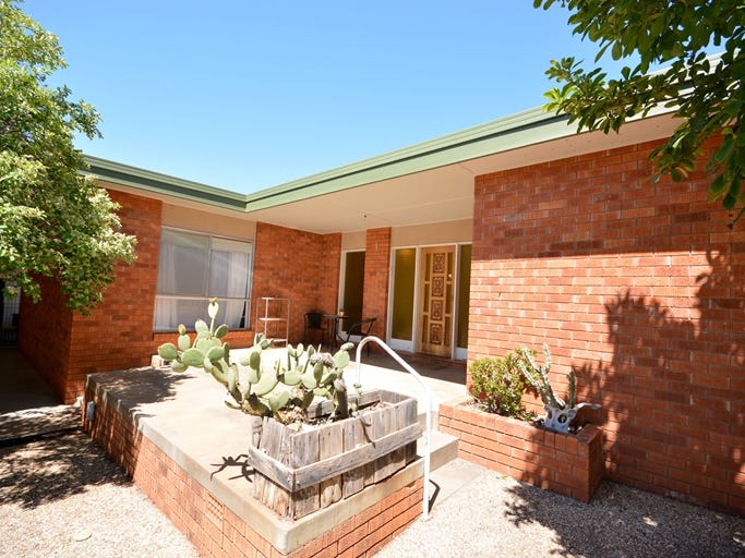 29 Probert Avenue, Griffith, NSW 2680