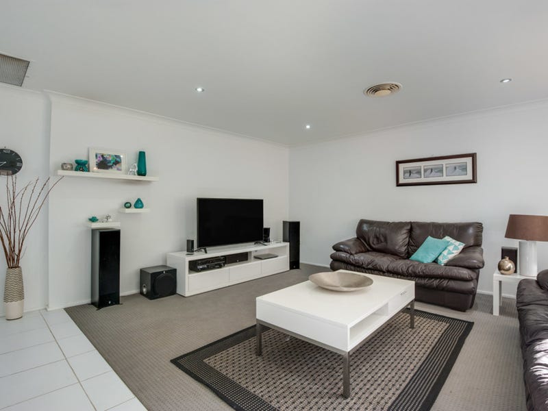 18 James Sea Drive, Green Point, NSW 2251