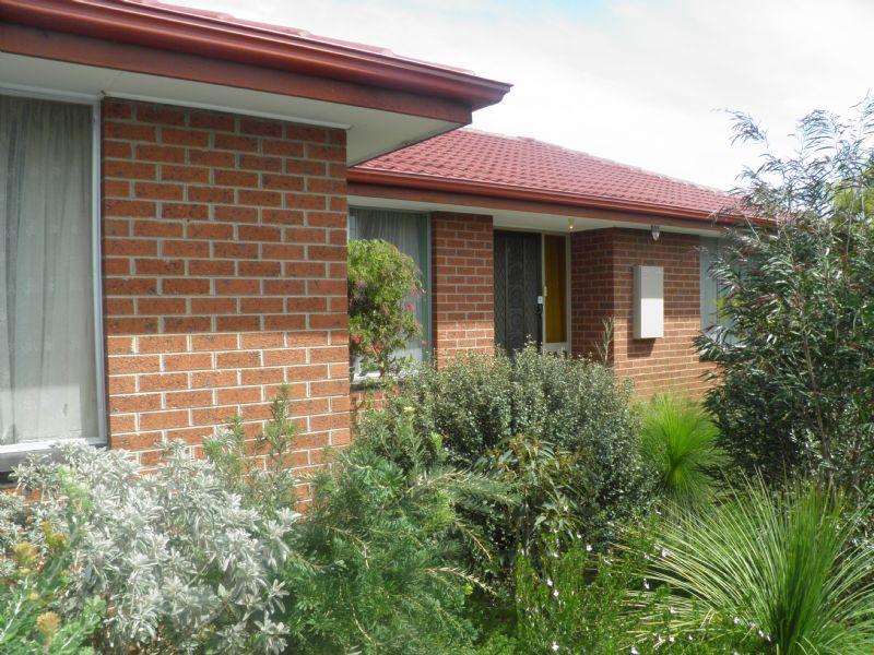 7 Trevose Court, Albanvale, Vic 3021 Property Details