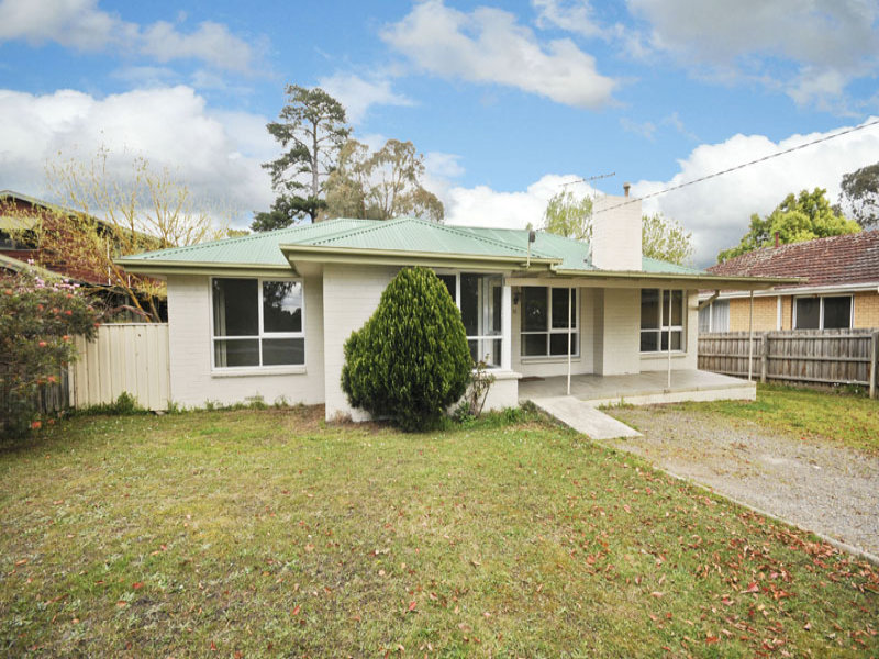 30 Cambridge Road, Mooroolbark, Vic 3138 Property Details