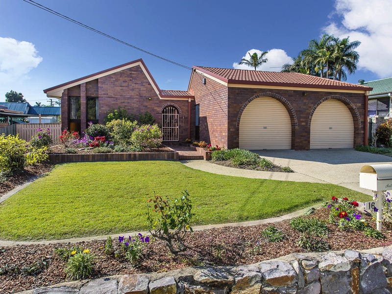 16 Pinewood St, Redcliffe, Qld 4020 Property Details