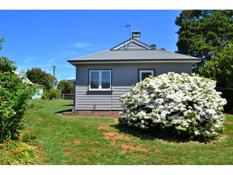 54 56 Burrawang Street, Robertson, NSW 2577 Property Details