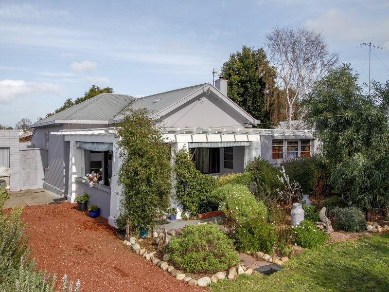 10 Dawson Street, Stratford, Vic 3862 Property Details