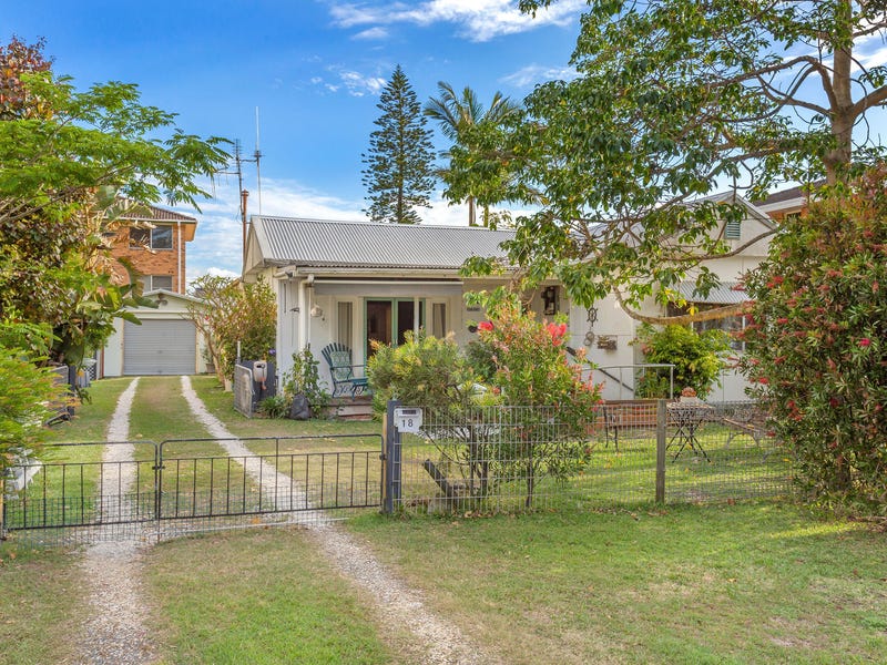 18 Taree Street, Tuncurry, NSW 2428