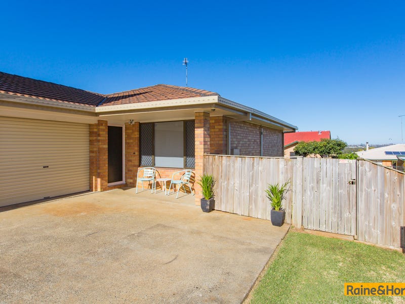 2/18 Oyster Point Road, Banora Point, NSW 2486