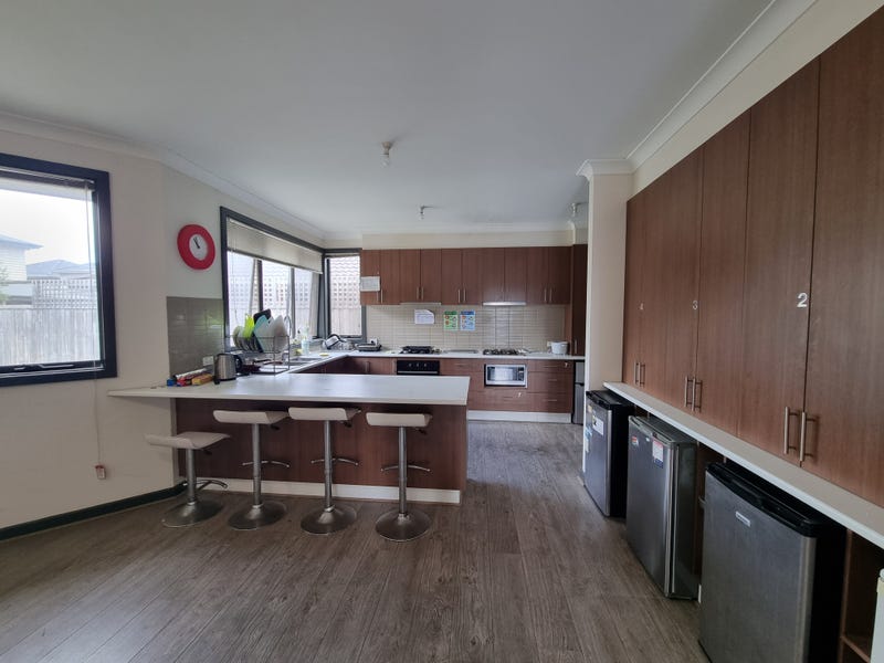 2/4 Hilltop Avenue, Clayton, Vic 3168