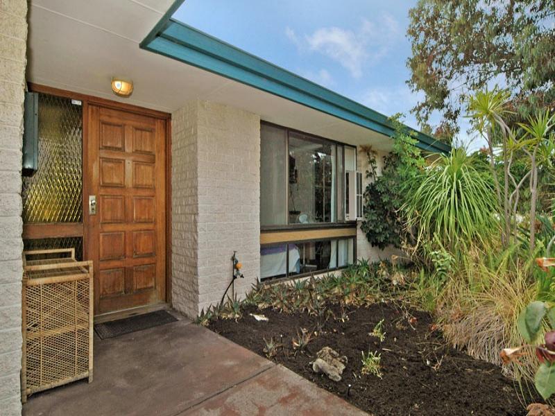 10 Lennoxtown Road, Duncraig, WA 6023