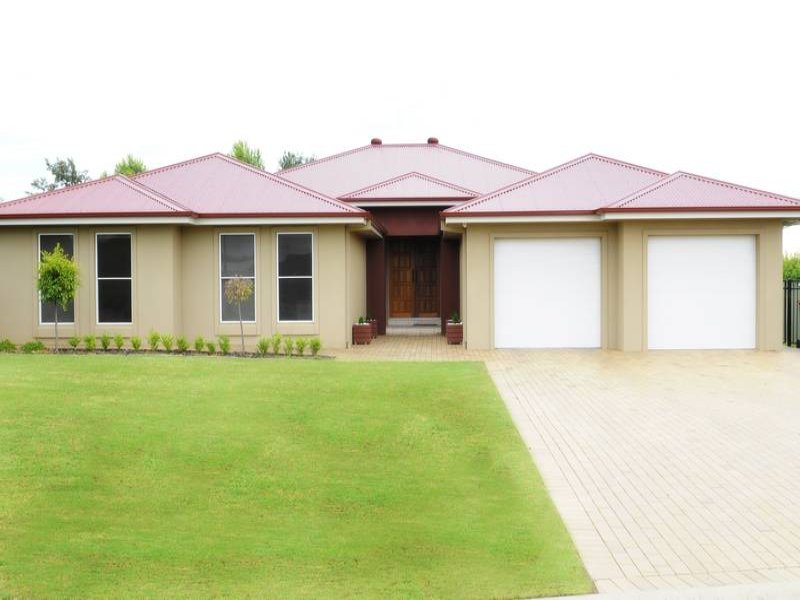 30 Lakeside Circuit, Dubbo, NSW 2830