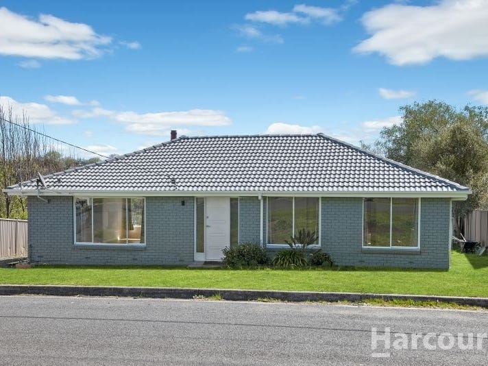 810 Bond Street, Mount Pleasant, VIC 3350