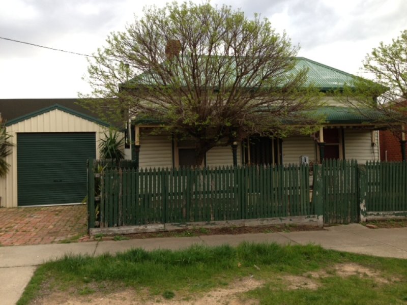 8 Russell Street, Quarry Hill, VIC 3550