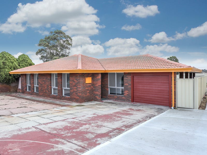 30 Buntine Way, Girrawheen, WA 6064