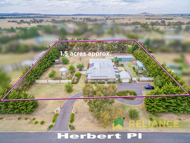 12 Herbert Place, Kurunjang, Vic 3337 Property Details