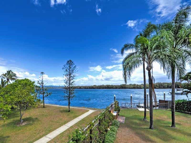 1/8 Paradise Parade, Paradise Point, QLD 4216