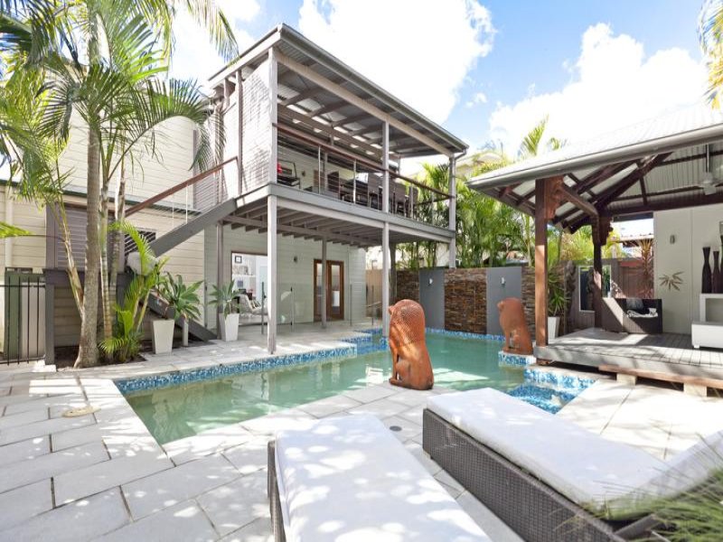 717 Esplanade, Lota, QLD 4179