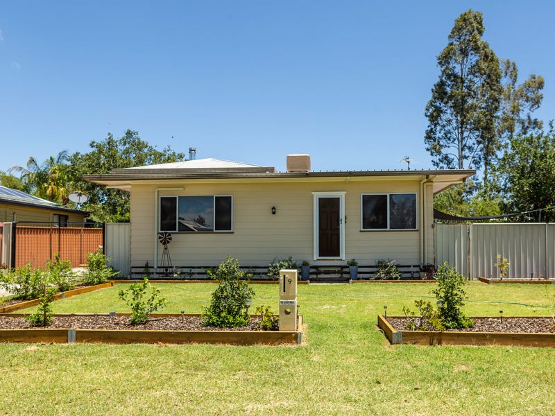 9 CRAWFORD STREET, Roma, Qld 4455 Property Details