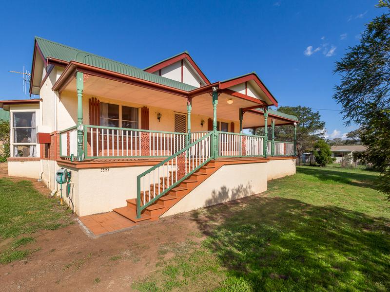 16 Orange Road, Manildra, NSW 2865