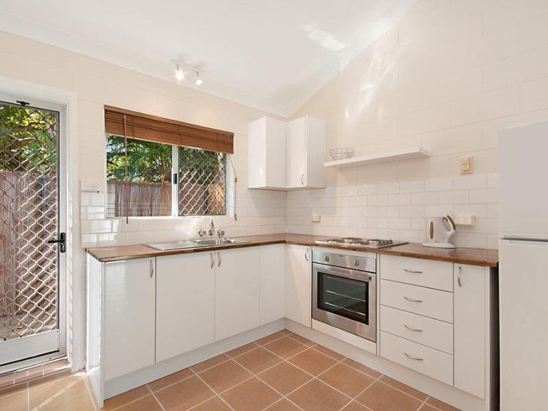 485 McCoombe Street Mooroobool Qld 4870 Property Details