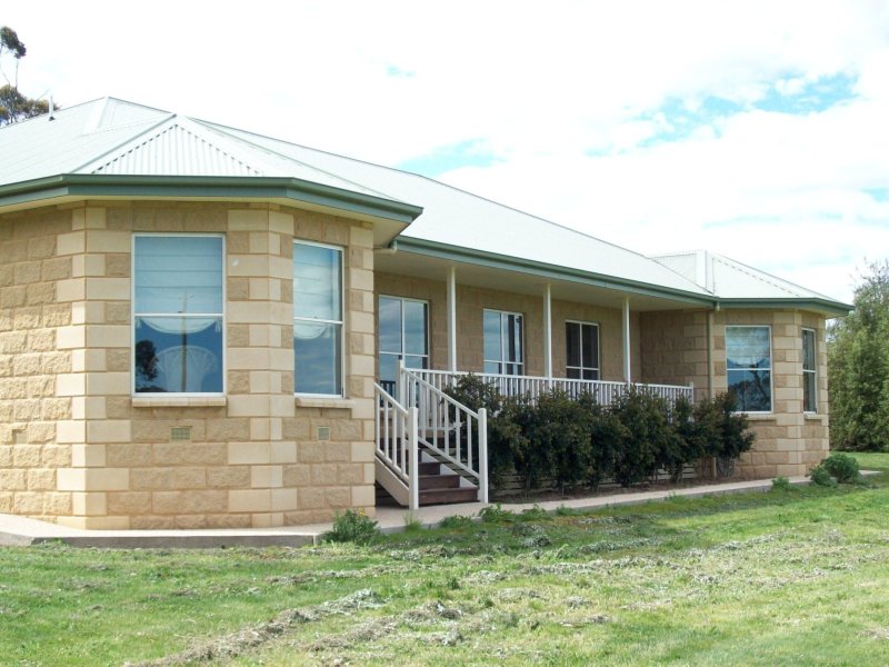 201 Mount Napier Road, Hamilton, Vic 3300 Property Details