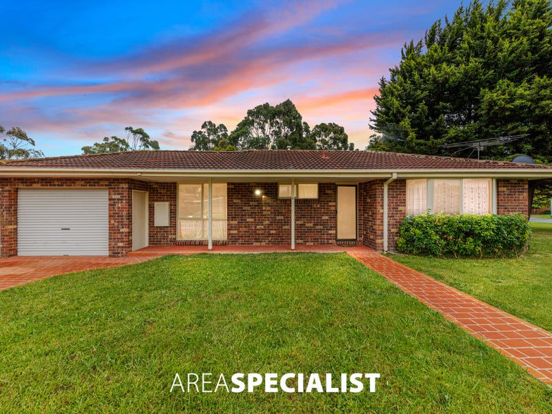 16 Broadbent Way, Pakenham, Vic 3810 Property Details