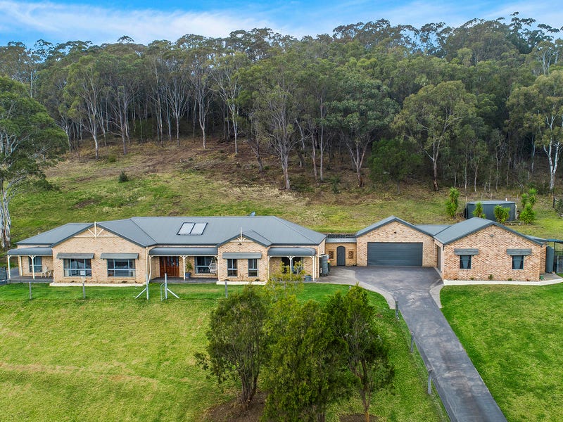 2 Chaplin Place, Albion Park, NSW 2527