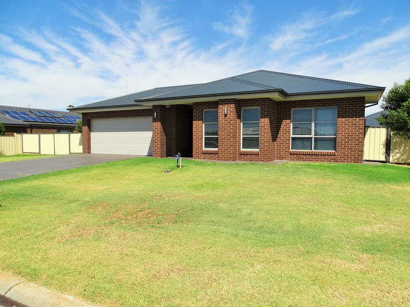 8 Marne Street, Kerang, VIC 3579
