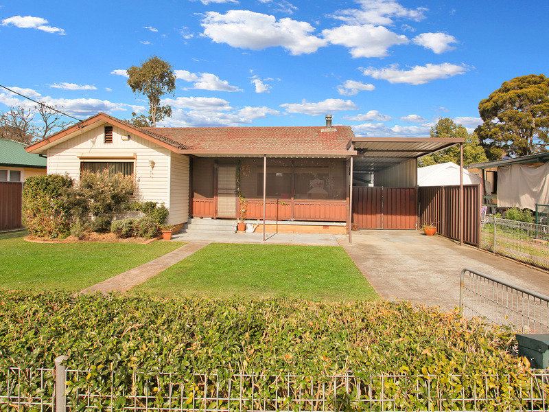 58 Debrincat Avenue, North St Marys, NSW 2760