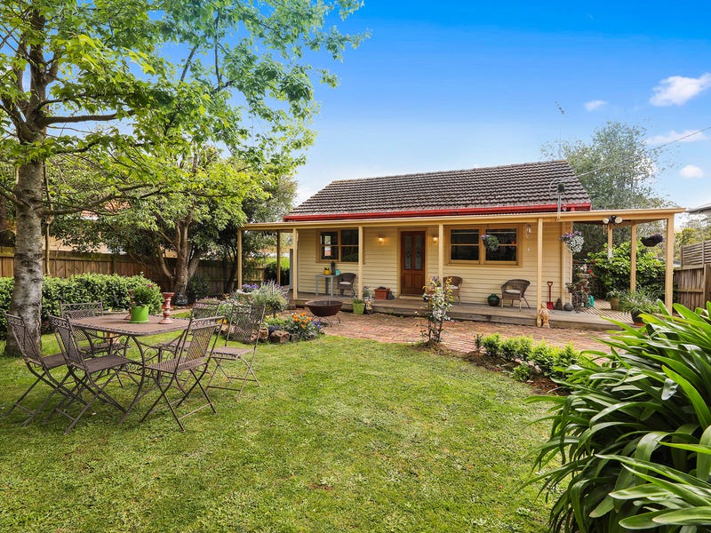 51 CHARLES STREET, Warragul, Vic 3820 Property Details