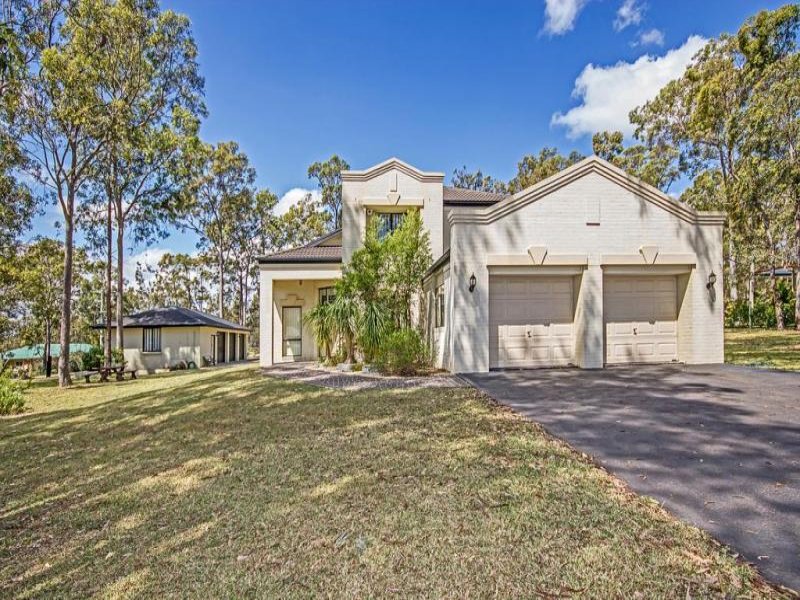 8 Woodlands Drive, Thornton, NSW 2322 Property Details