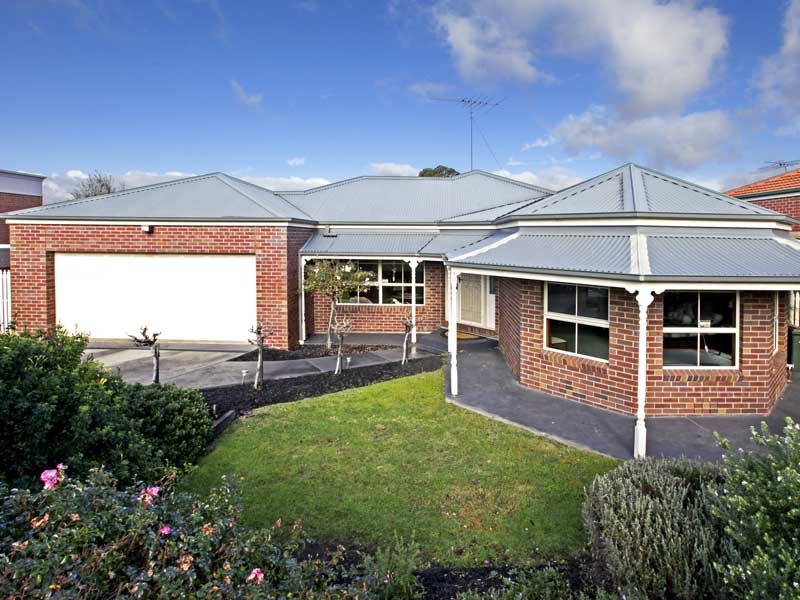 19 Leigh Road, Highton, VIC 3216