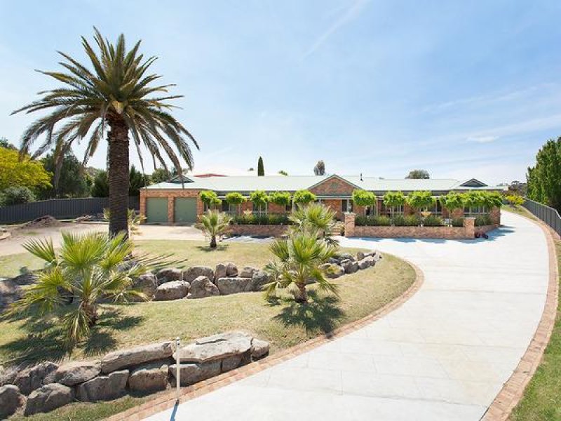 35 Gaffney Street, Castlemaine, Vic 3450 Property Details