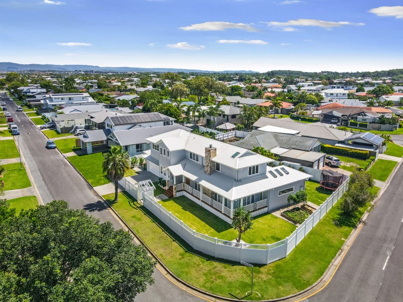 1 Dabchick Drive, Burleigh Waters, QLD 4220