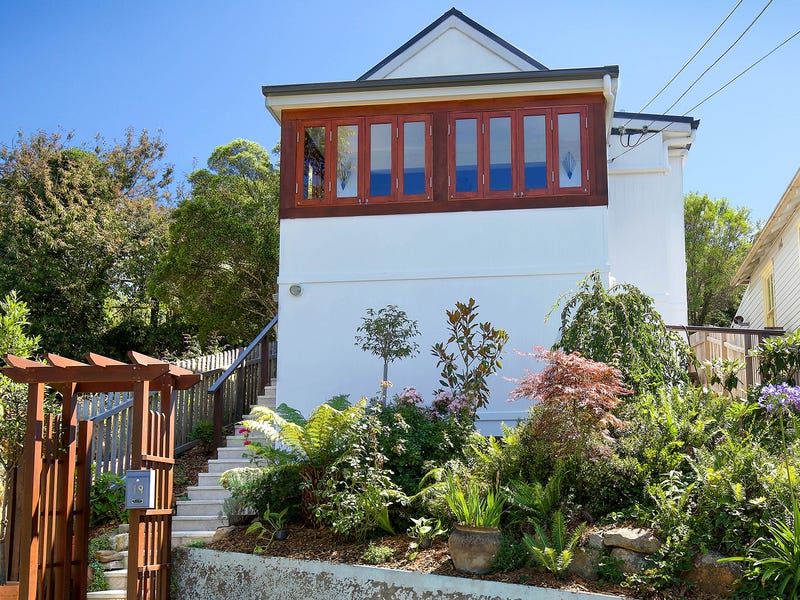 19 Wells Street Katoomba Nsw 2780 Property Details