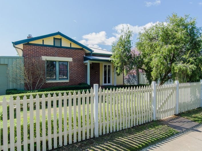 94 King Street, The Rock, NSW 2655