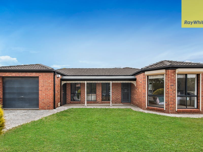 8 Manchester Drive, Sydenham, VIC 3037
