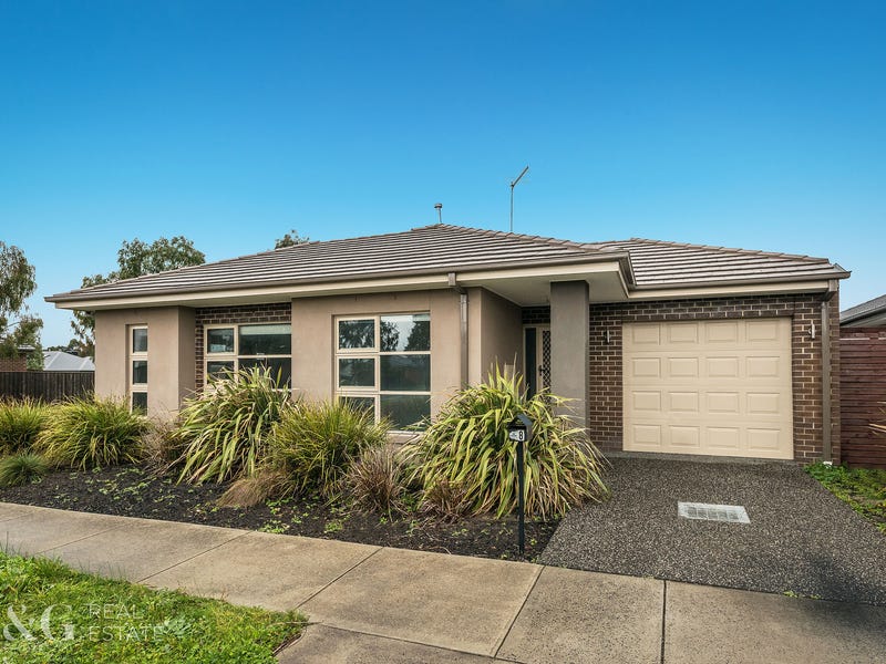 8 Moss Street, Officer, VIC 3809