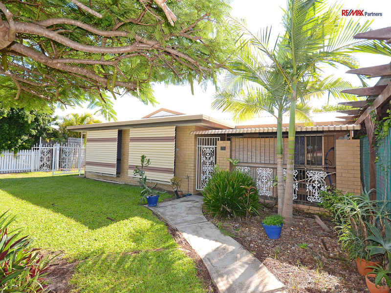 23 Cooloola Cres, Urangan, QLD 4655