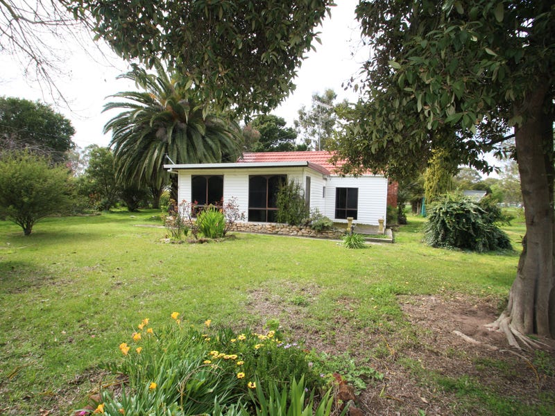 16 Splatt Street, Apsley, Vic 3319 Property Details