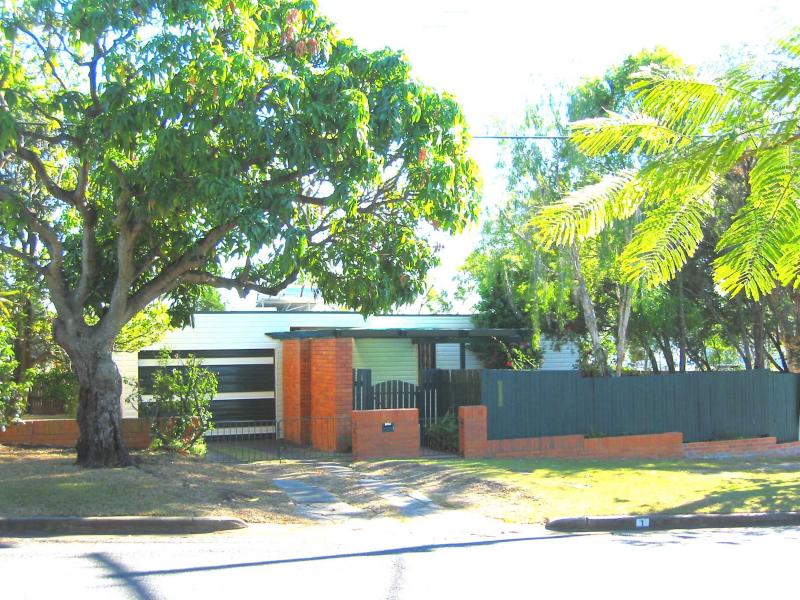 1 Cecile Street, Balmoral, QLD 4171