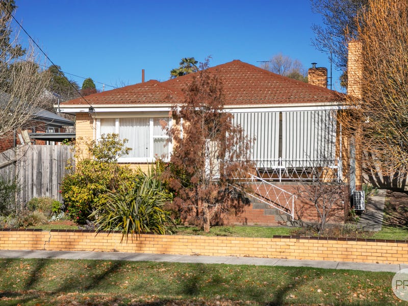 24 Raglan Street, Creswick, Vic 3363 House for Sale