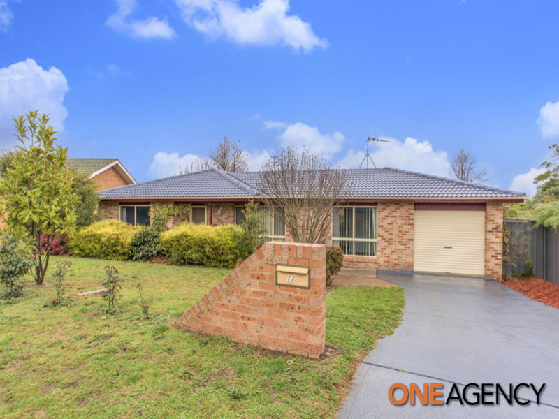 17 Parkview Cres, Jerrabomberra, NSW 2619 - realestate.com.au