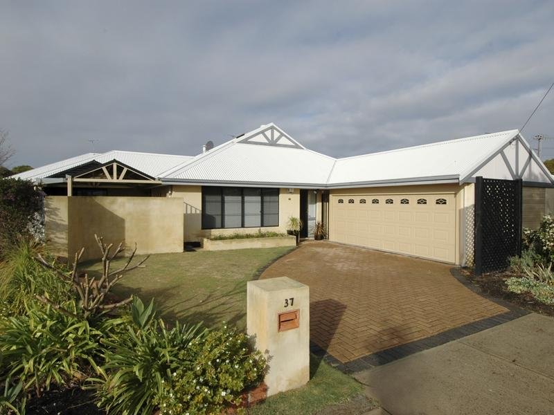 37 Pether Road, Manning, WA 6152