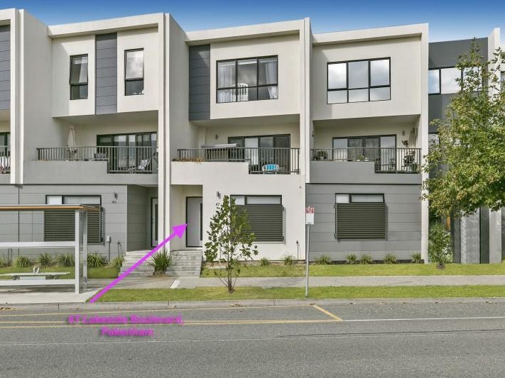 47 Lakeside Boulevard, Pakenham, Vic 3810 Property Details