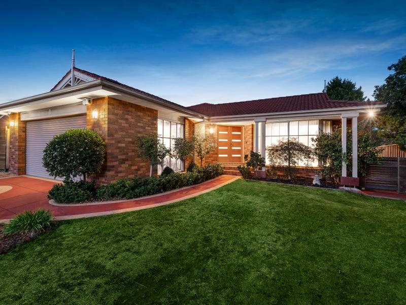 8 Fernbrook Rise, Knoxfield, VIC 3180 - realestate.com.au