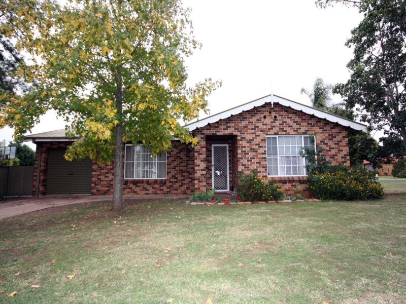 31 Bonner Cres, Dubbo, NSW 2830