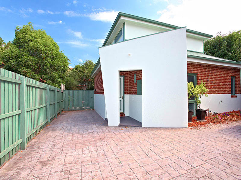 2/156 The Avenue, Coburg, Vic 3058 Property Details