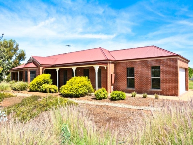 97 Flora Avenue, Mildura, Vic 3500 Property Details