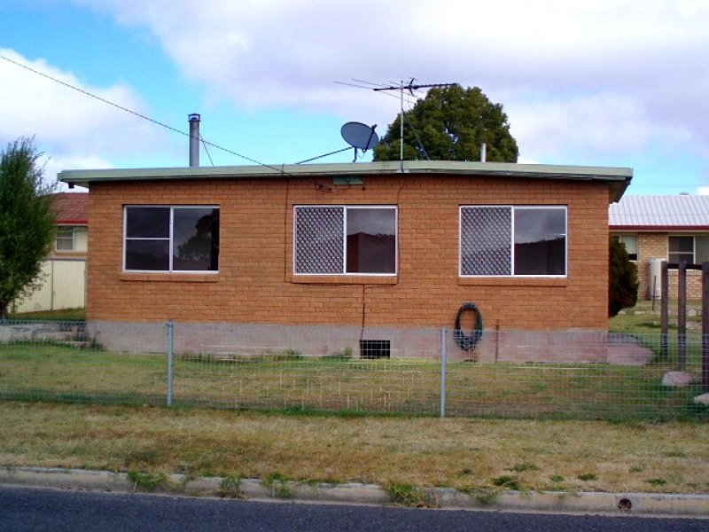 5 Leslie Parade, Stanthorpe, QLD 4380